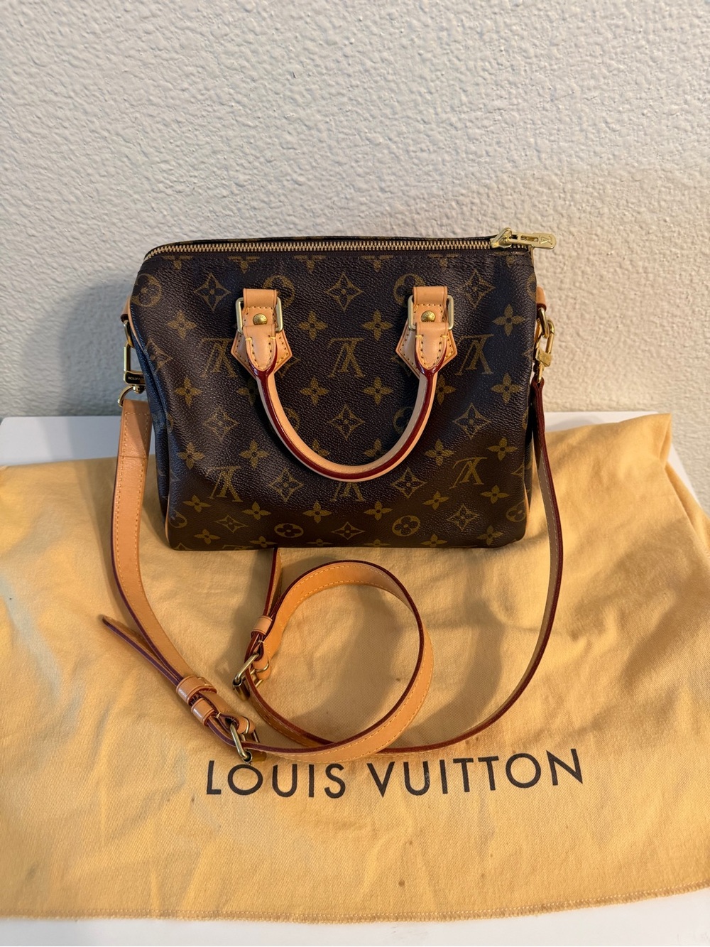 ❌❌❌❌SOLD❌❌❌Authentic Louis Vuitton Brown Monogram Speedy 25 Bandoliere